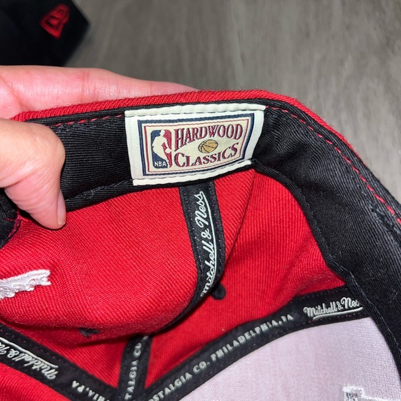 Men’s Miami Heat SnapBack Hats 9FIFTY / MITCHELL & NESS - Picture 12 of 15